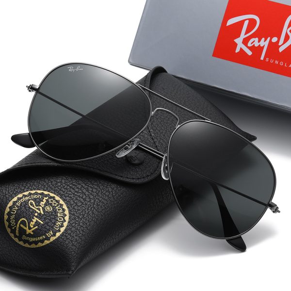 Ray-Ban Rb3025 Classic Polarized Aviator Sunglasses - Image 2