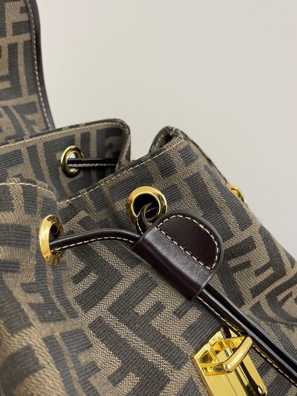 FENDI size32x5x38 - Image 5