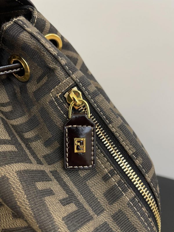 FENDI size32x5x38 - Image 6