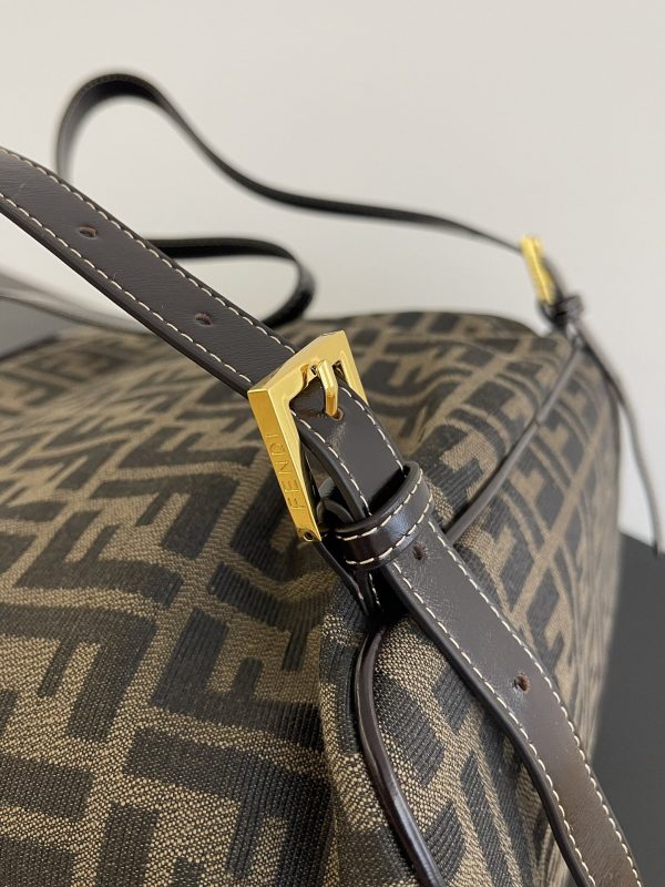 FENDI size32x5x38 - Image 7