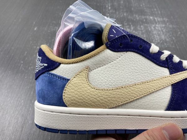 Travis Scott x Air Jordan 1 - Image 5
