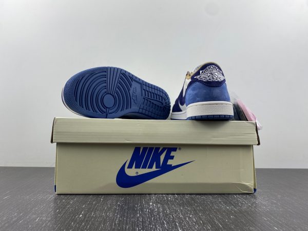 Travis Scott x Air Jordan 1 - Image 15