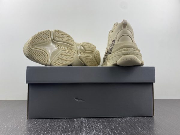 BALENCIAGA - Image 15