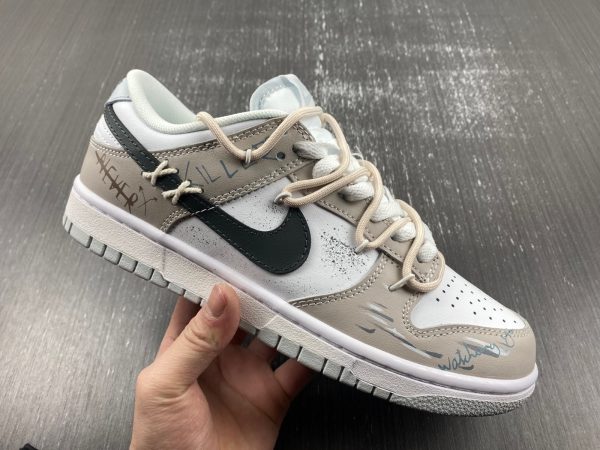 Nike Dunk Low - Image 10
