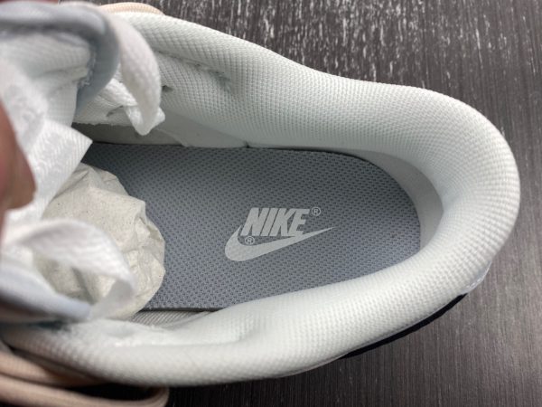 Nike Dunk Low - Image 15