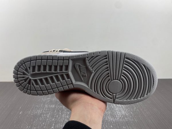 Nike Dunk Low - Image 17