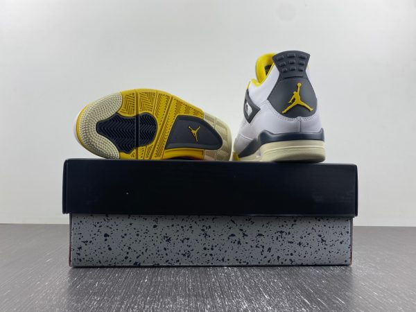 Air Jordan 4 - Image 2