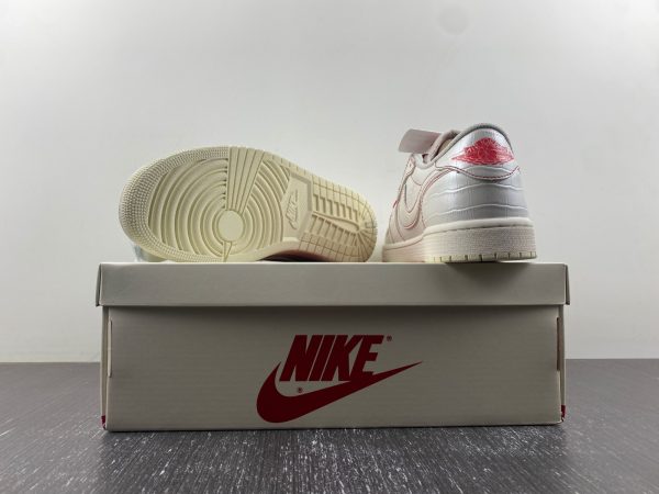 TS x AJ1 Travis Scott x Air Jordan 1 Low OG - Image 17