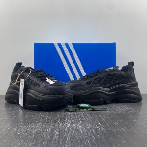 adidas老爹鞋3.0。