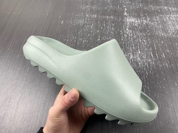 adidas YEEZY SLIDE - Image 2