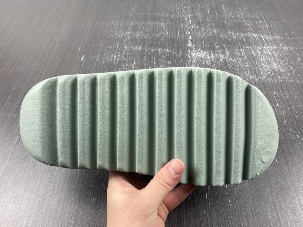 adidas YEEZY SLIDE - Image 8