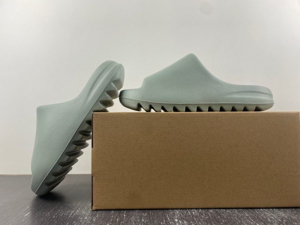adidas YEEZY SLIDE - Image 13
