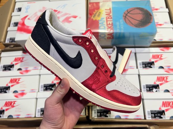 Trophy Room x Air Jordan 1 Low OG “Home” - Image 13