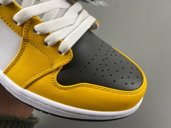 Air Jordan 1 Mid - Image 5