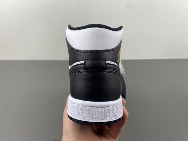 Air Jordan 1 Mid - Image 7