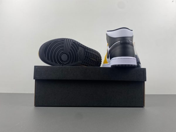 Air Jordan 1 Mid - Image 15