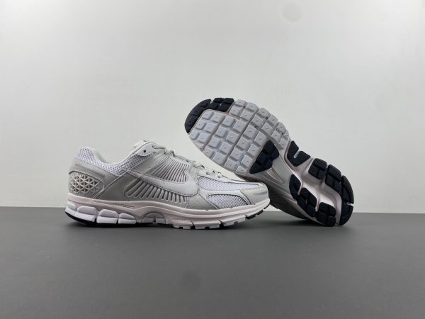 Nike Zoom Vomero 5 - Image 5
