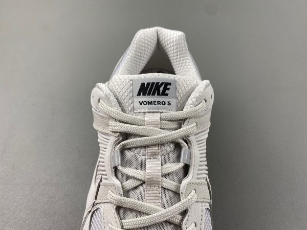 Nike Zoom Vomero 5 - Image 10