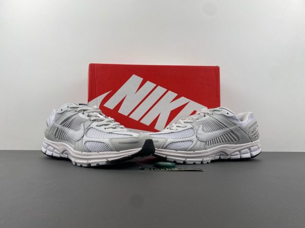 Nike Zoom Vomero 5