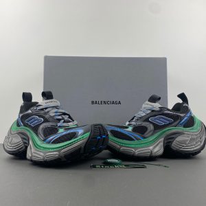 Balenciaga 911。